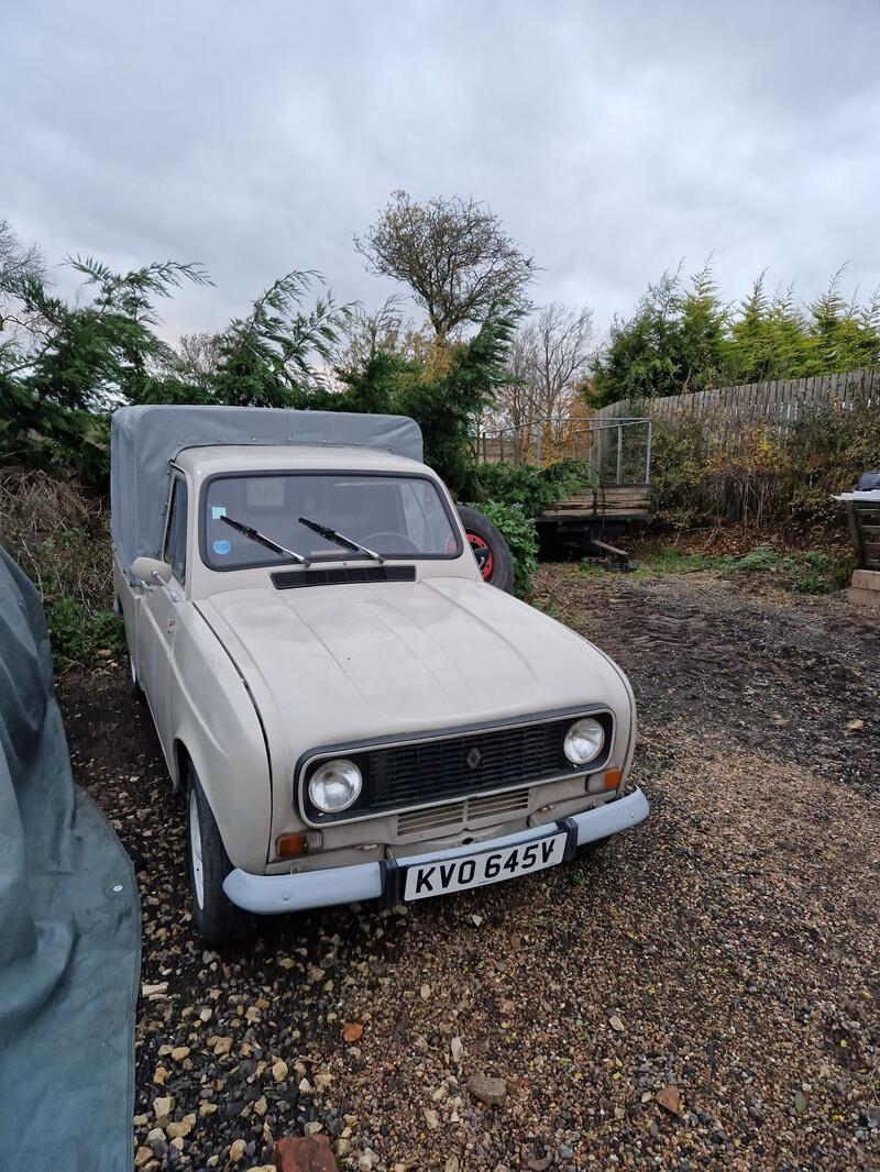 View RENAULT 4   Pick Up