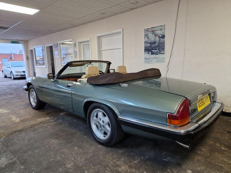 View JAGUAR XJS 5.3  