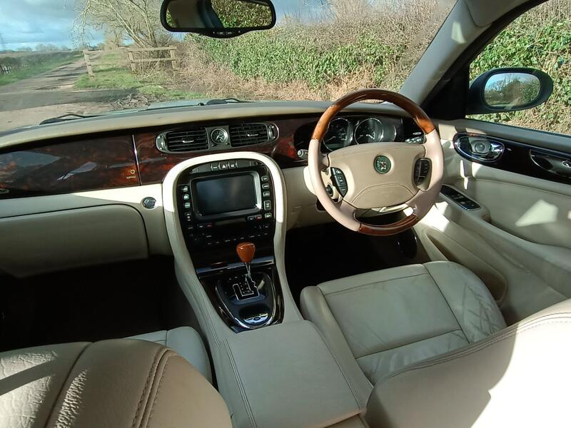 JAGUAR XJ