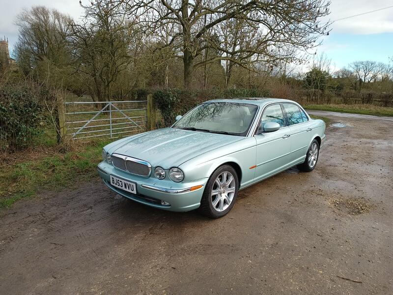 View JAGUAR XJ 3.0 SE 