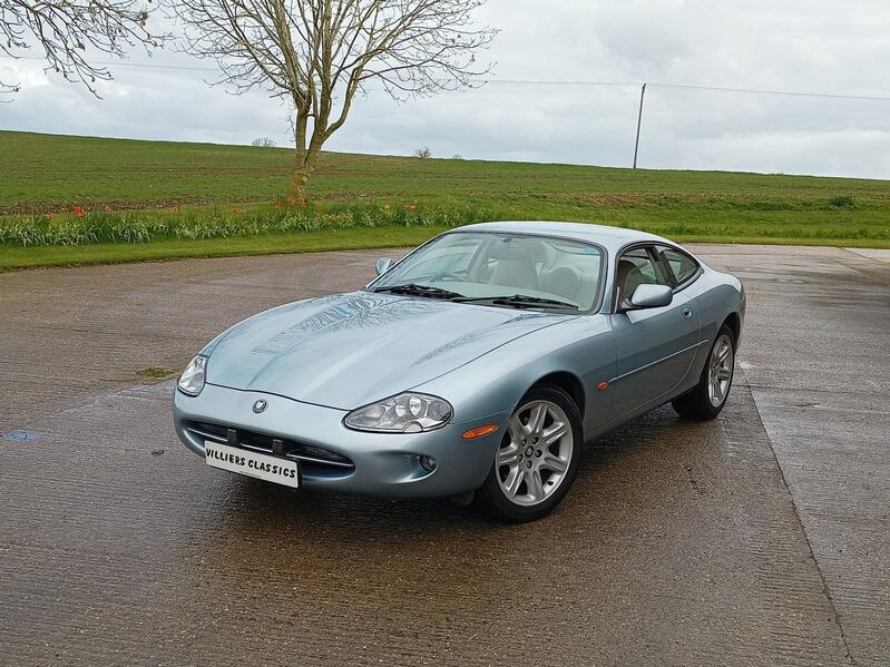 View JAGUAR XK8 4.0