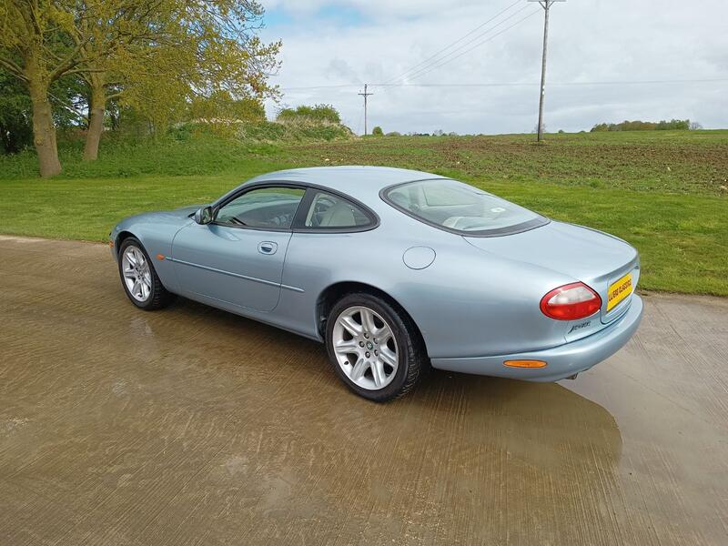 JAGUAR XK8