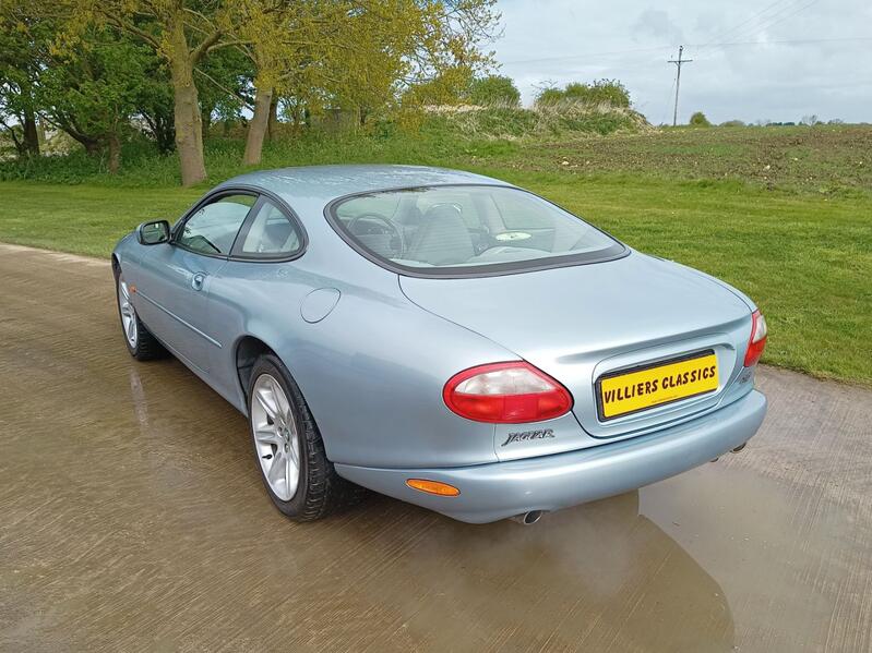 JAGUAR XK8