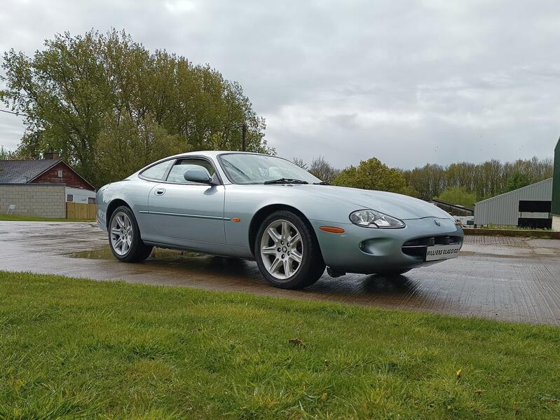 JAGUAR XK8