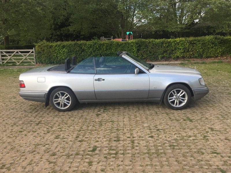 View MERCEDES-BENZ E CLASS E220 Cabriolet W124