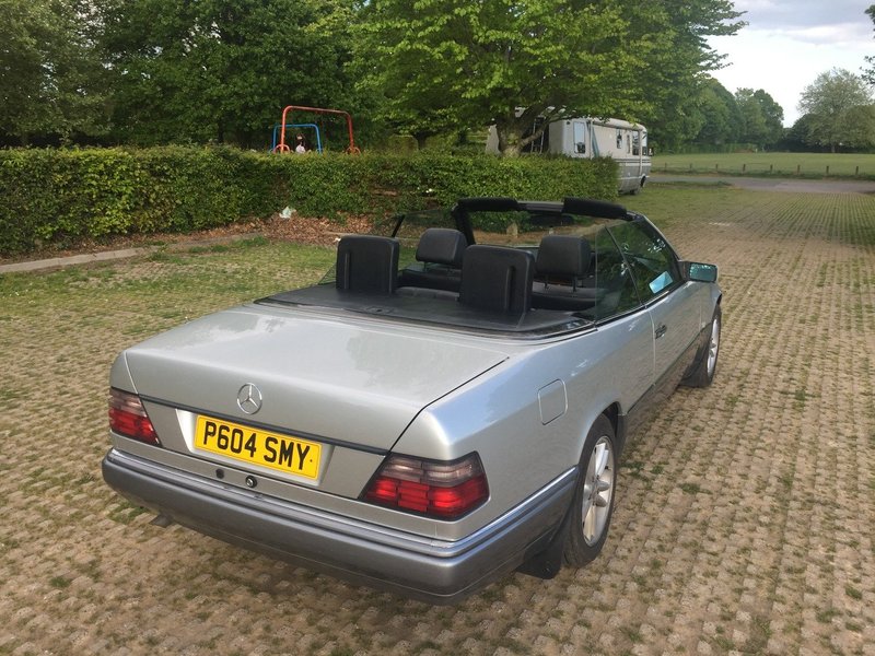 View MERCEDES-BENZ E CLASS E220 Cabriolet W124