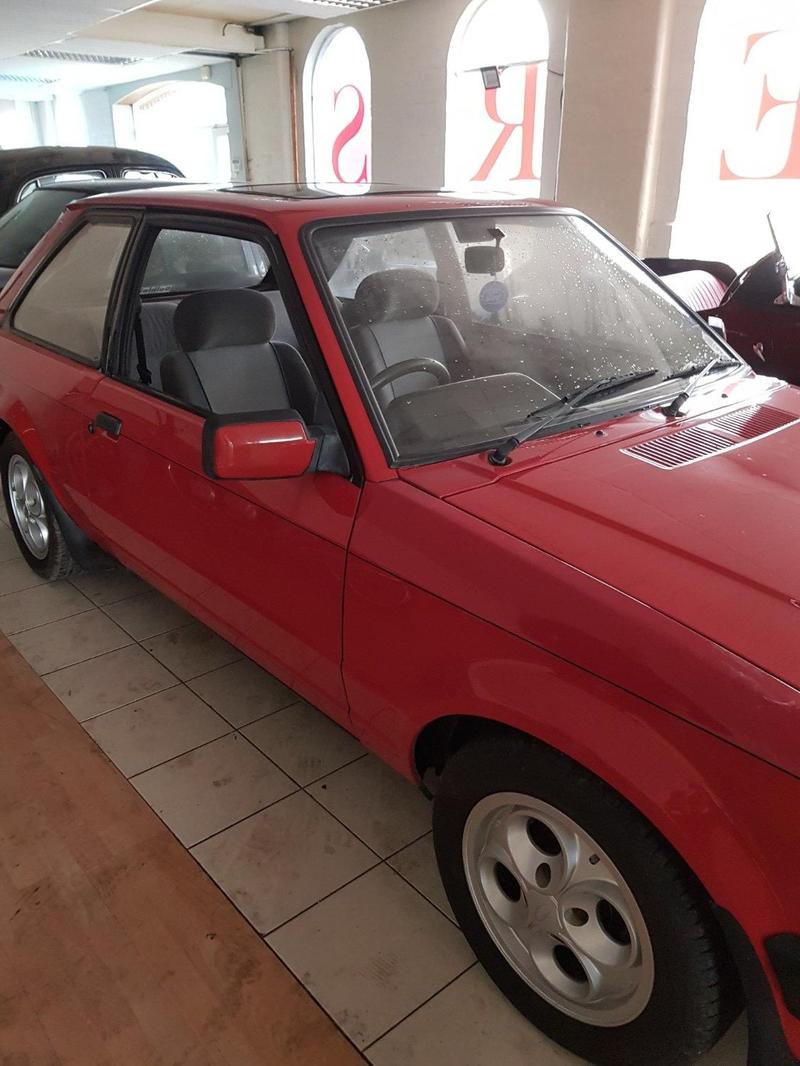 View FORD ESCORT XR3i