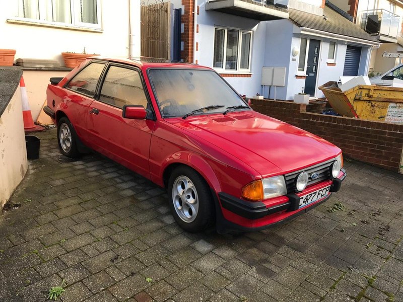 View FORD ESCORT XR3i