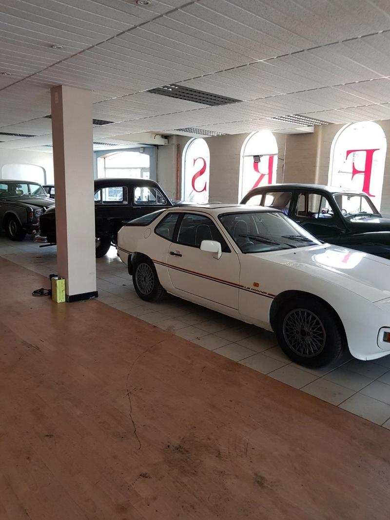 PORSCHE 924