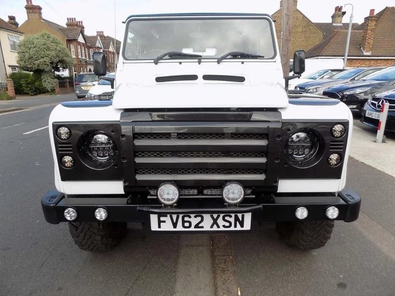 View LAND ROVER DEFENDER 110 County