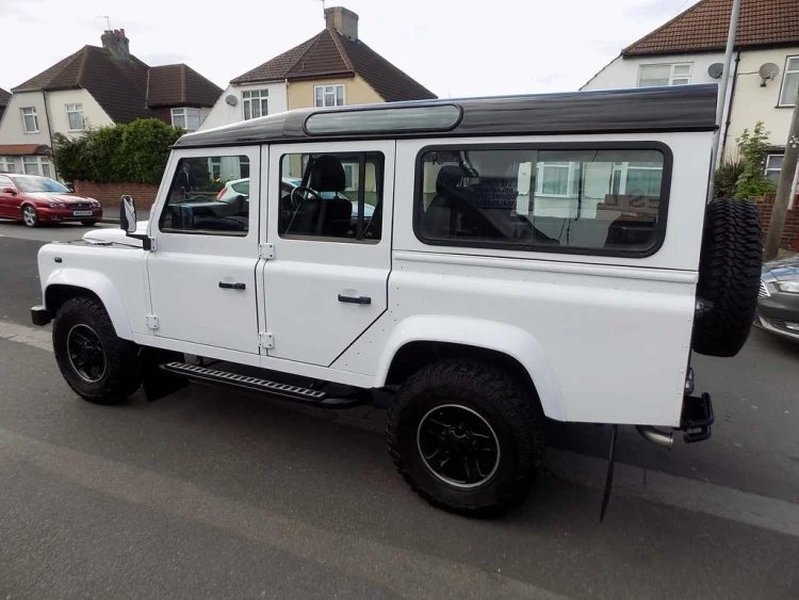 View LAND ROVER DEFENDER 110 County