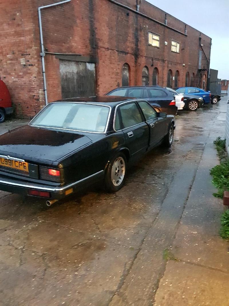 View JAGUAR XJ40 XJR