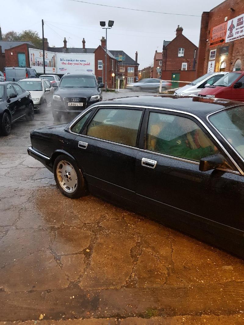 JAGUAR XJ40