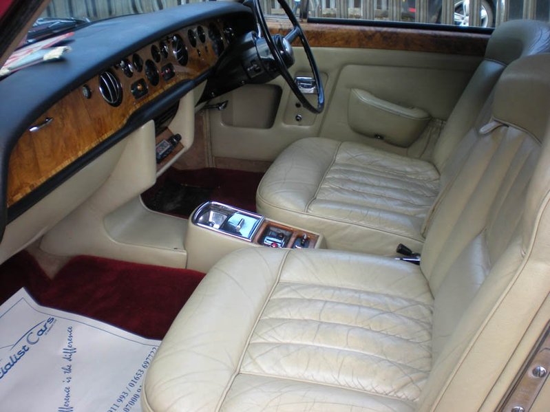 ROLLS-ROYCE CORNICHE