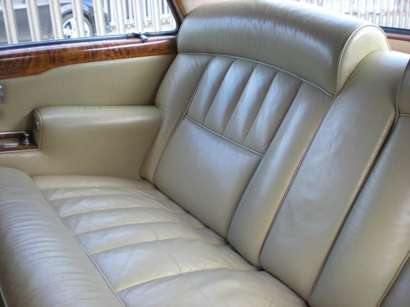 ROLLS-ROYCE CORNICHE