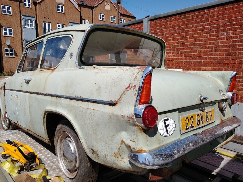 FORD ANGLIA