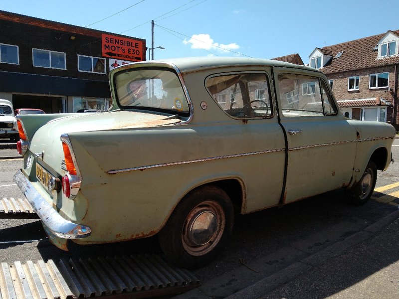 FORD ANGLIA