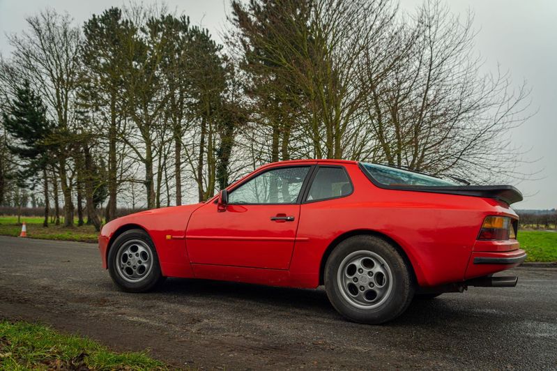 View PORSCHE 944 S Ventiler