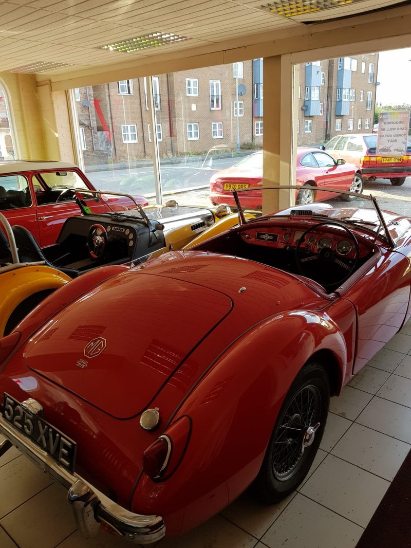 MG MGA