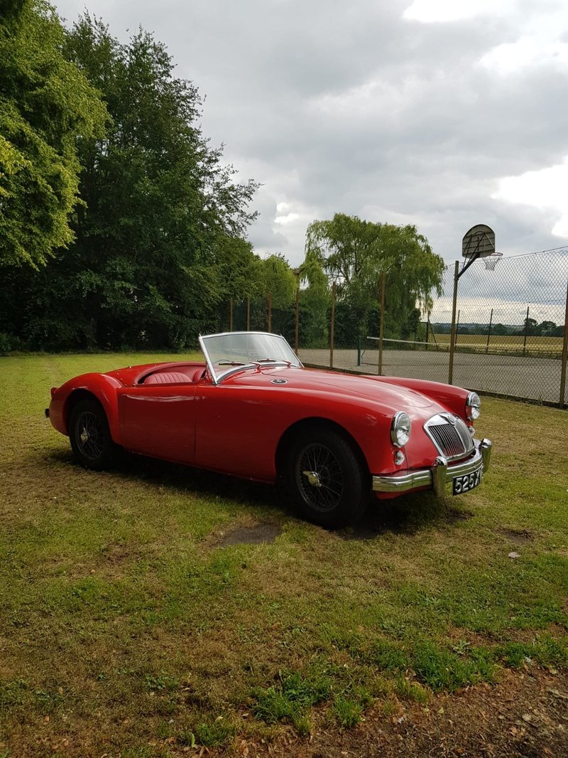 MG MGA