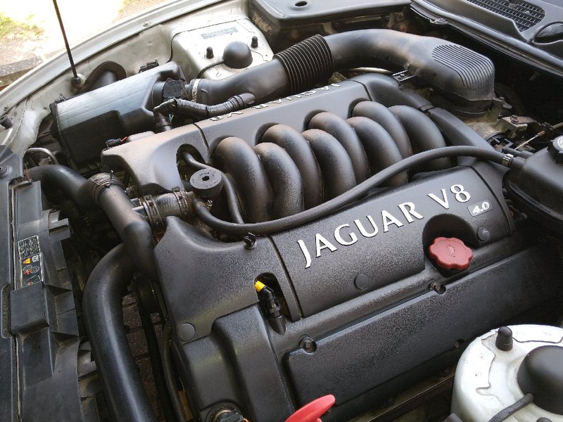 JAGUAR XK8