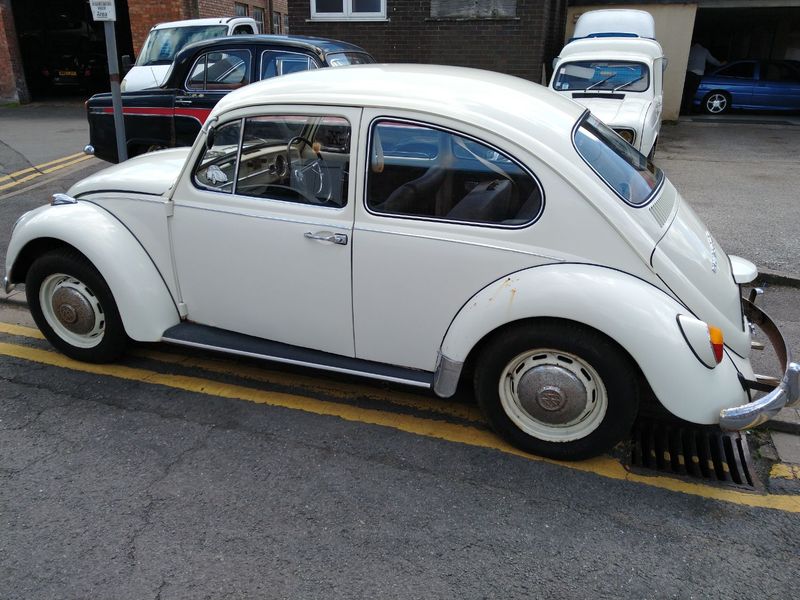 VOLKSWAGEN BEETLE