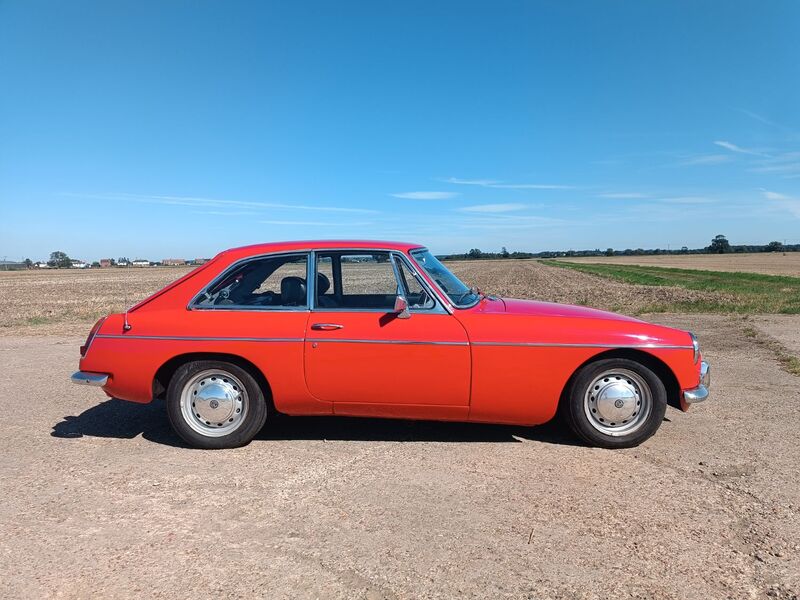 View MG MGB GT