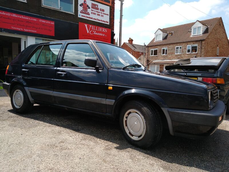 View VOLKSWAGEN GOLF MkII GL