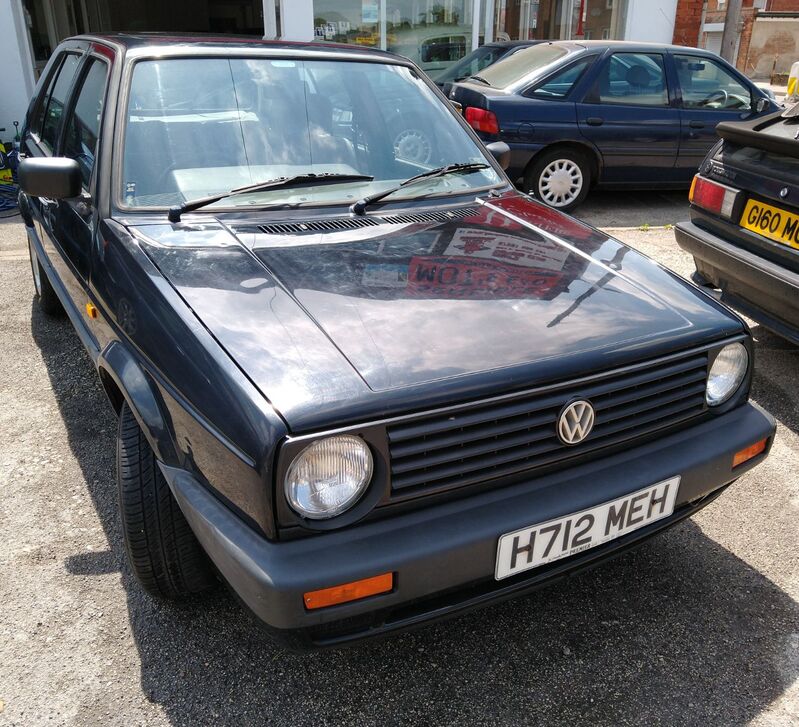 VOLKSWAGEN GOLF