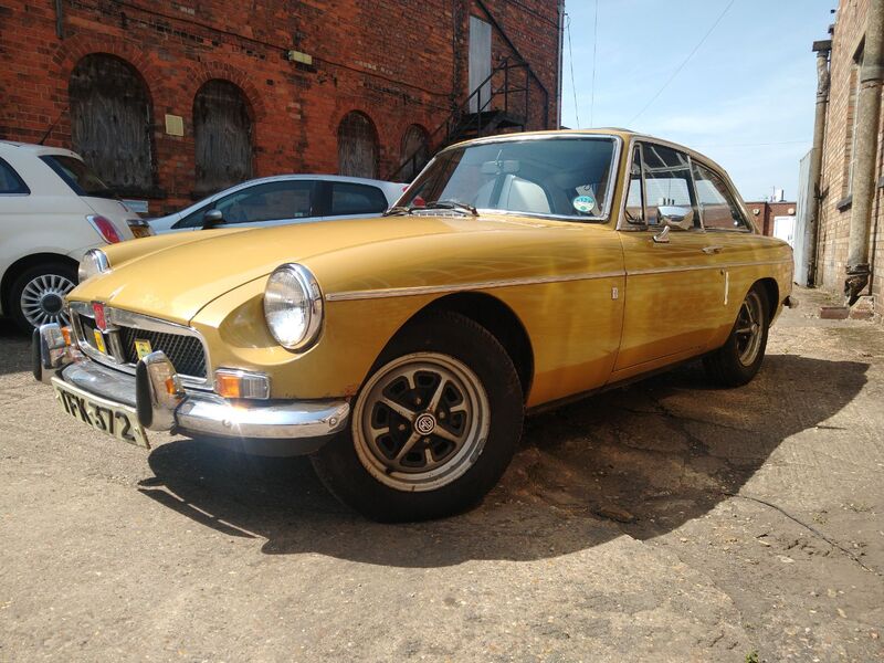 View MG MGB GT