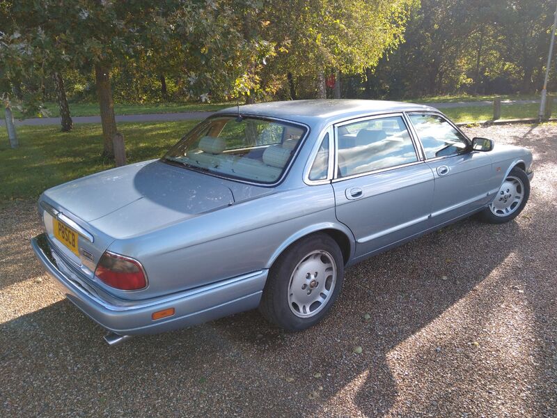 JAGUAR XJ6