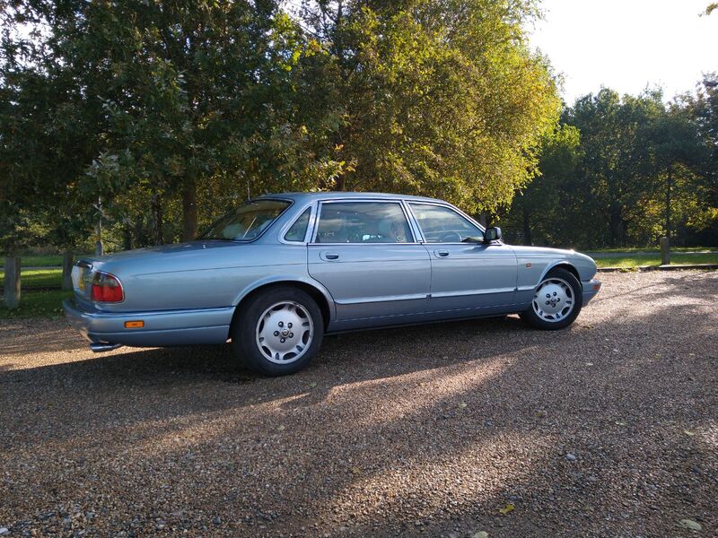 JAGUAR XJ6