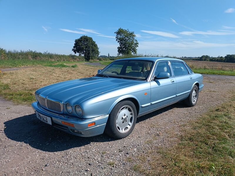 JAGUAR XJ6