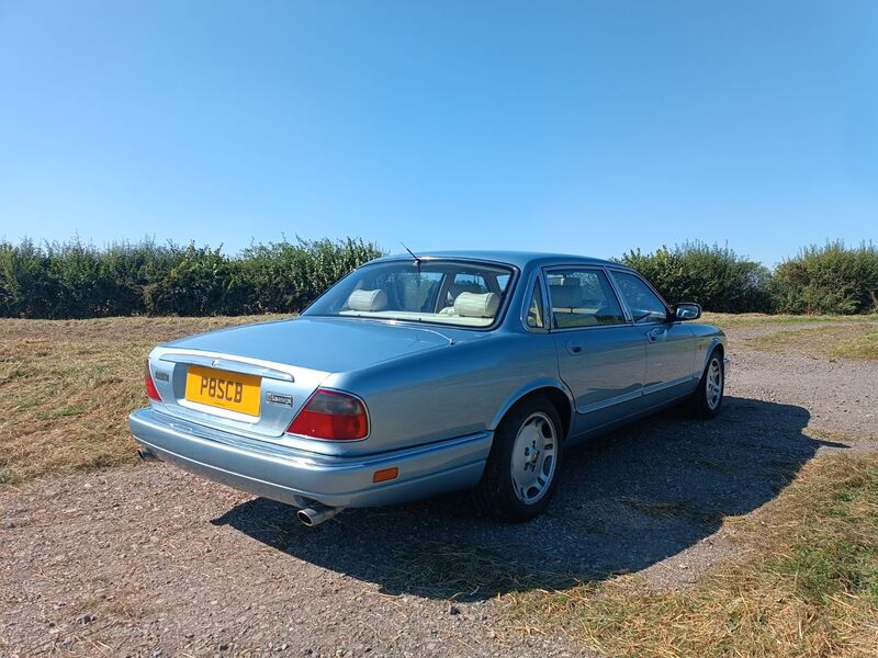 JAGUAR XJ6