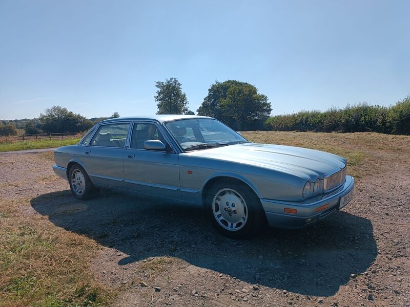 JAGUAR XJ6