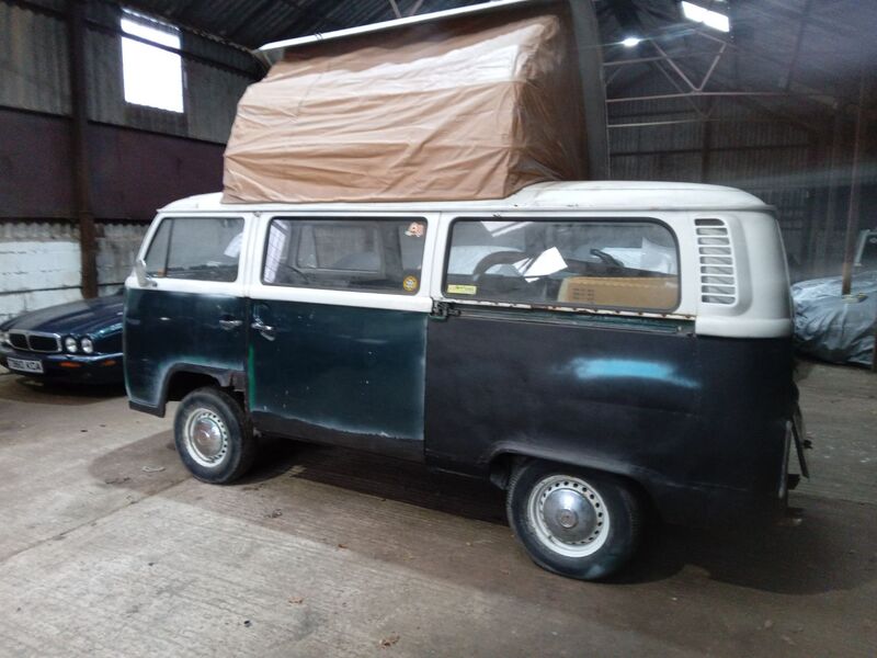 VOLKSWAGEN T2 BAY WINDOW