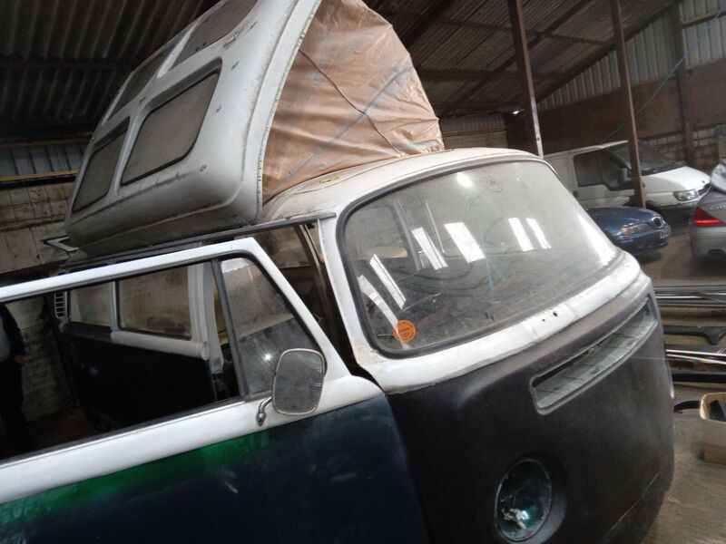 View VOLKSWAGEN T2 BAY WINDOW -