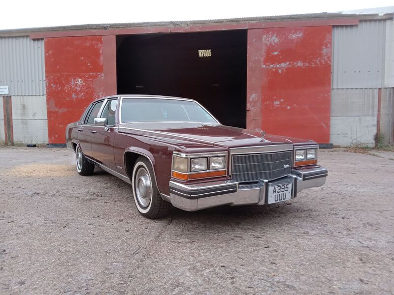 View CADILLAC FLEETWOOD BROUGHAM