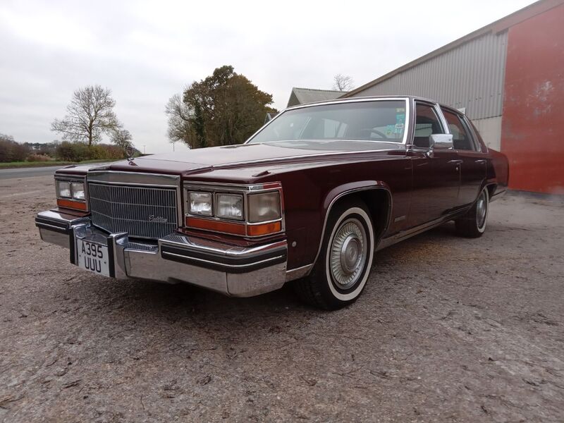 CADILLAC FLEETWOOD