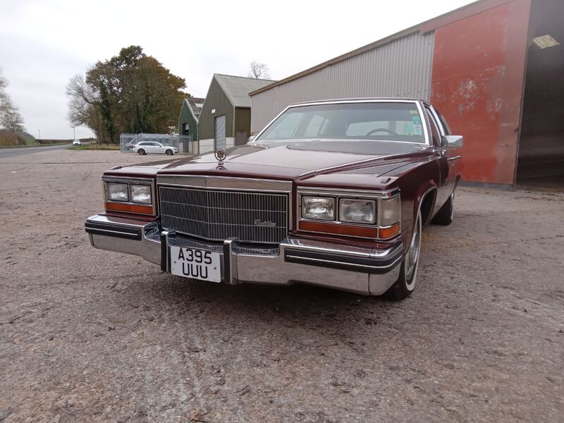 CADILLAC FLEETWOOD