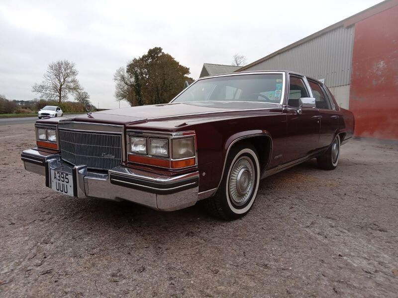 CADILLAC FLEETWOOD