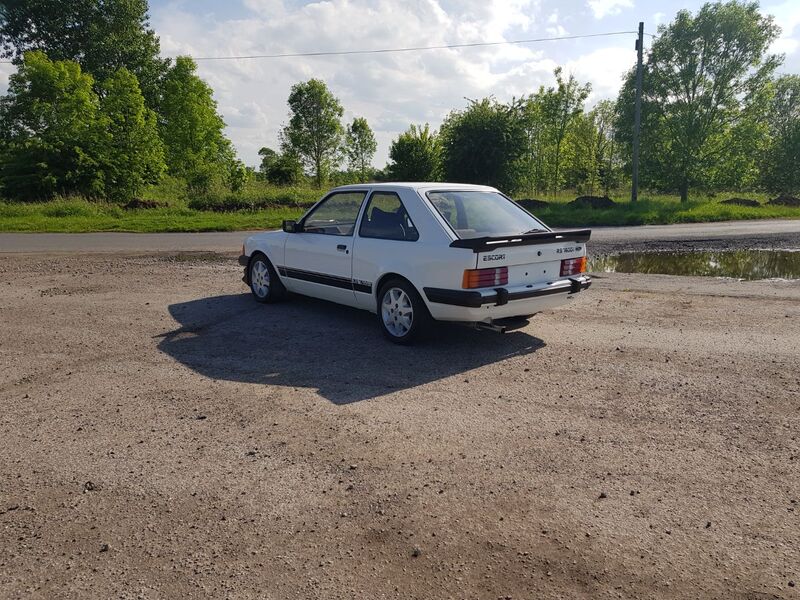 View FORD ESCORT RS1600i