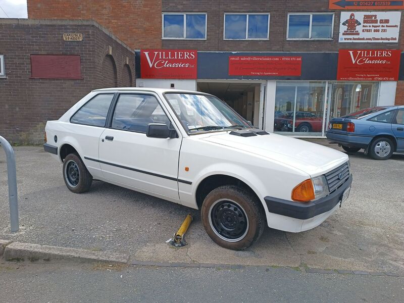 View FORD ESCORT Mk3 1.3L