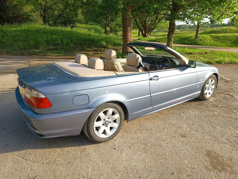 View BMW 3 SERIES 323i Convertible - E46